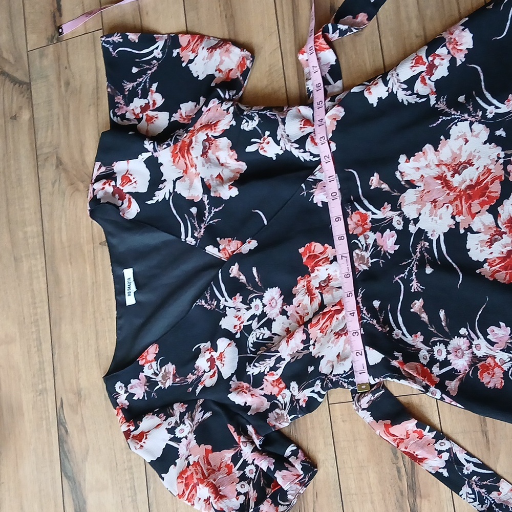 Women's Black Floral V-Neck Flowy Short Sleeves Mini Dress With Pockets Medium - Picture 17 of 17